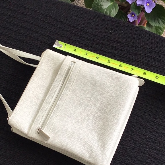 Giani Bernini Cream Women's Bag - Picture 11 of 15